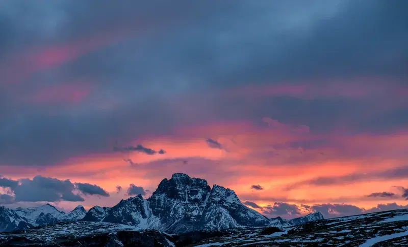 Cover Image for Nature-Inspired Decor: Capturing the Beauty of Cold Sunsets