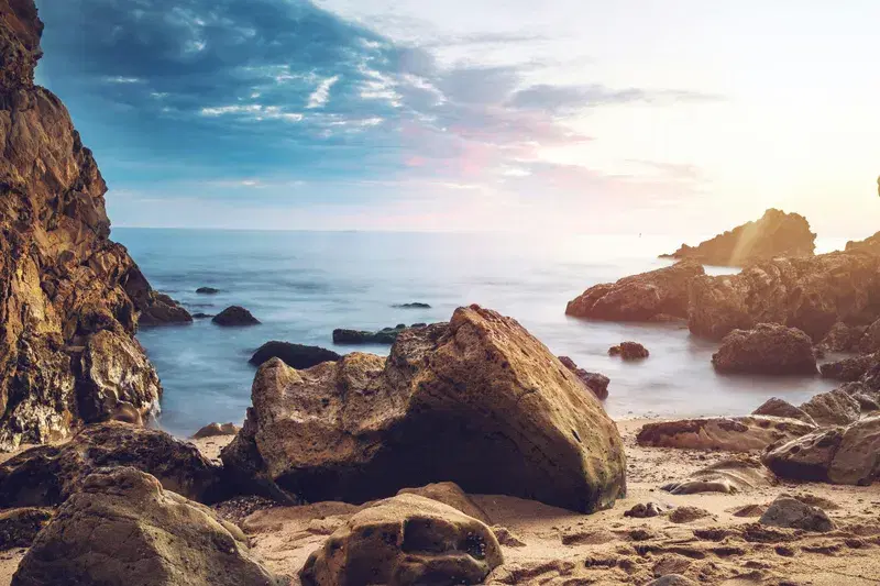 Cover Image for Incorporating Natural Scenery: How Beach Landscapes Inspire Home Decor